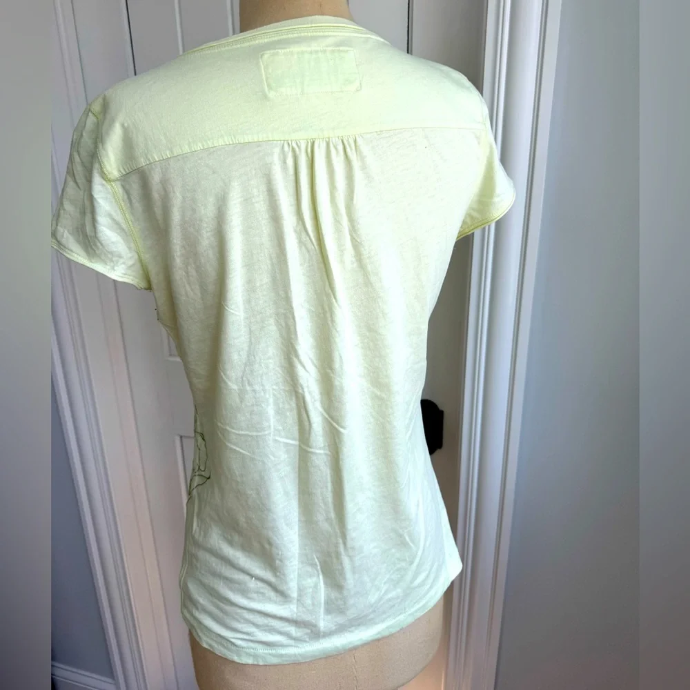 American Eagle Outfitters women’s Yellow Fitted Short Sleeve Tee size XL/L